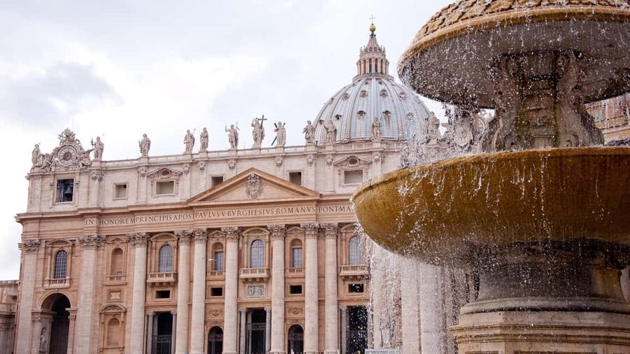 Rome: St. Peter's Basilica and Vatican Grottoes Guided Tour - Why St. Peter’s Basilica benefits from a guide