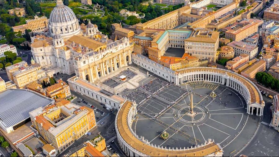 Rome: St. Peter's Basilica and Vatican Grottoes Guided Tour - Saint Peter’s Square and the unavoidable wait