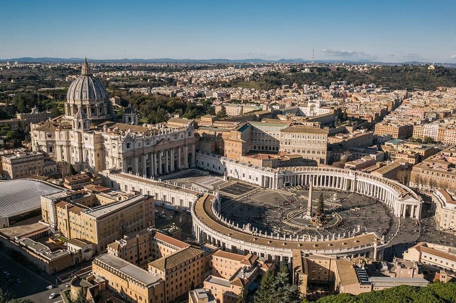 Rome: St. Peter's Basilica Audio Guide with Dome Tickets - Finding the host at Borgo Vittorio 38