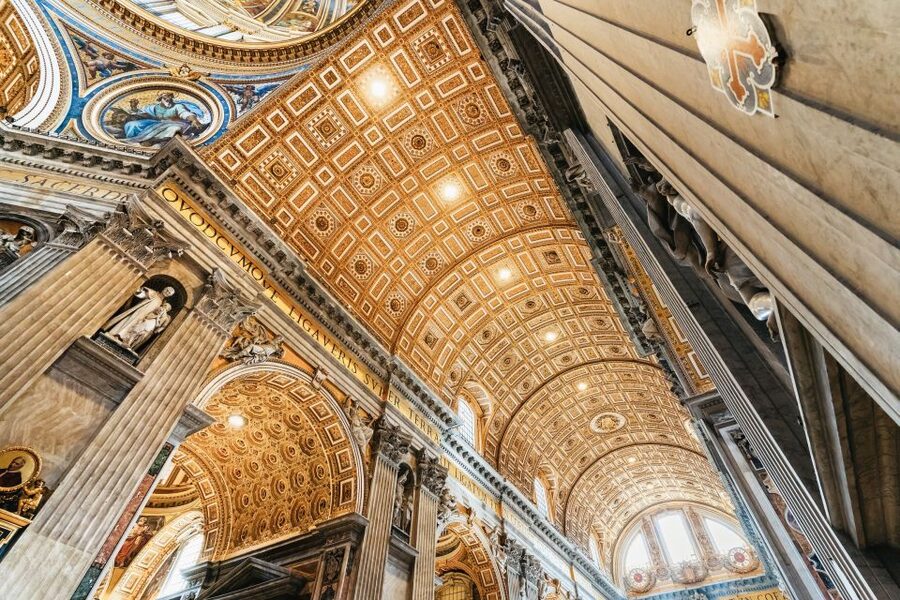 Rome: St. Peter's Basilica, Papal Tombs, and Dome Climb Tour - Group size, languages, and guide quality