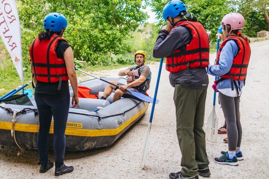 Rome: Tiber River Urban Rafting Tour with Roman Pizza - Tiber Island and the city’s quieter side