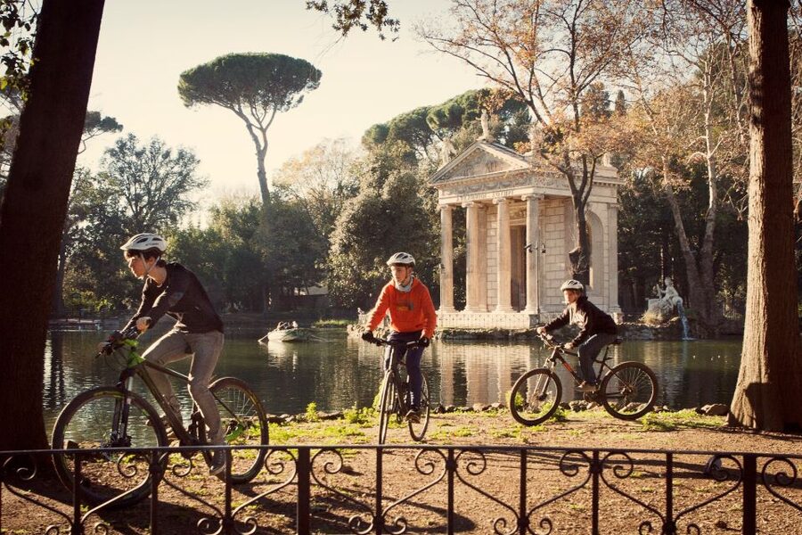Rome: Top Highlights & Hidden Gems Tour by Cannondale E-Bike - Piazza Venezia and the road toward Trevi
