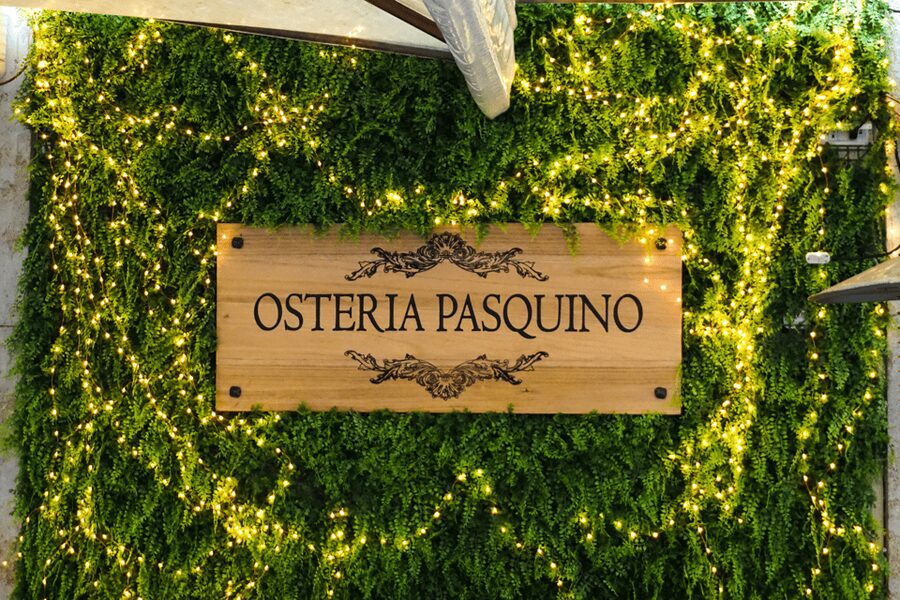 Rome: Traditional Pizza Cooking Class near Piazza Navona - Eating your pizza at Osteria Pasquino