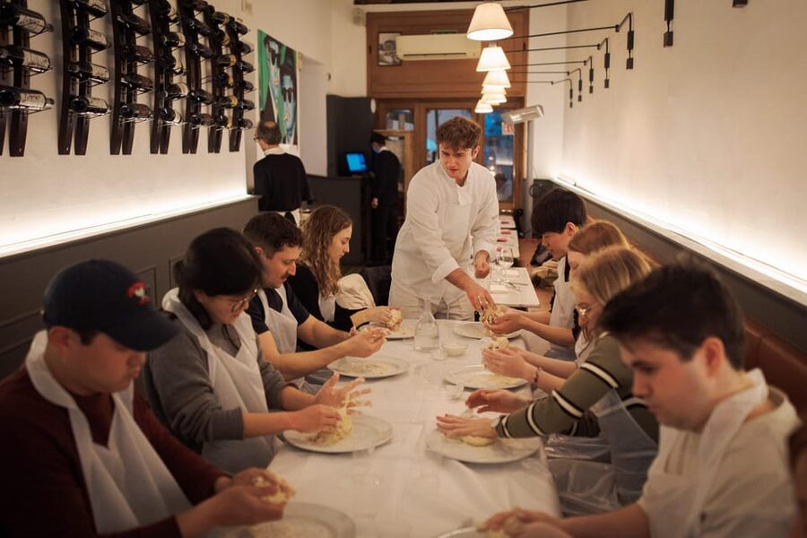 Rome: Traditional Pizza Cooking Class near Piazza Navona - The instructors make the difference