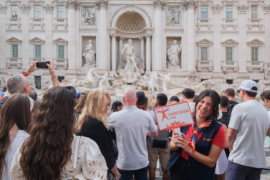 Rome: Trevi Fountain District Underground Domus Guided Tour - The domus and the objects that tell its story