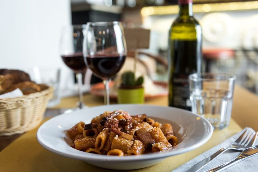 Rome: Twilight Trastevere Food Tour with Wine Tasting - Key points to know before booking