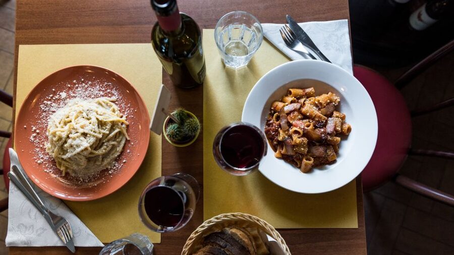 Rome: Twilight Trastevere Food Tour with Wine Tasting - Roman pasta and the Da Enzo al 29 stop