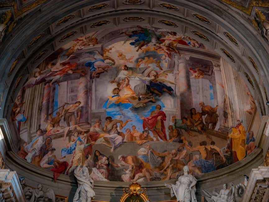 Rome: Under the Moonlight Evening Walking Tour - The guides are a major part of the experience