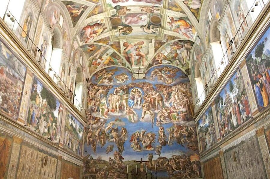 Rome: Vatican Evening Tour with Sistine Chapel and Museums - Raphael Rooms and the value of a live guide