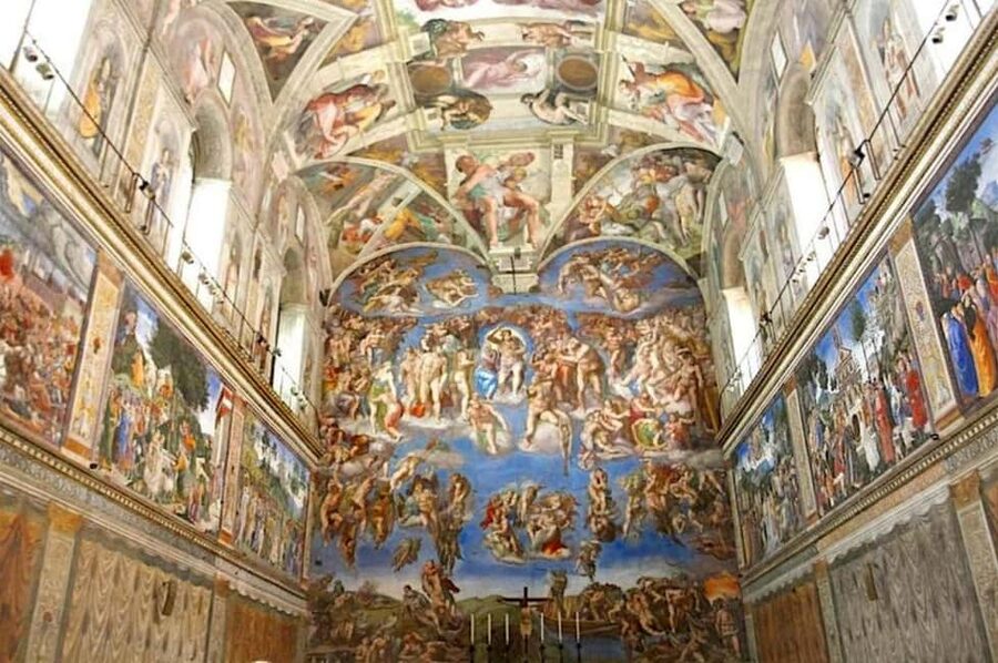Rome: Vatican Evening Tour with Sistine Chapel and Museums - Meeting the guide on Viale Vaticano