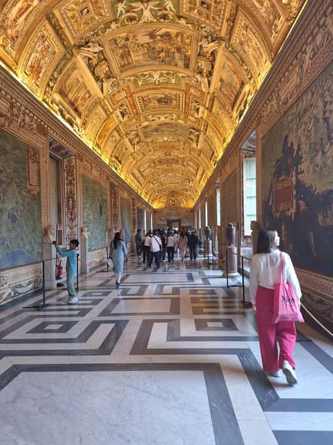 Rome: Vatican Museum & Sistine Chapel Skip-The-Line Tickets - Inside the Vatican Museums, start with a plan