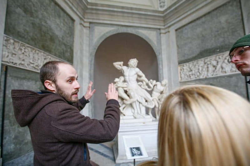 Rome: Vatican Museums and Sistine Chapel Small Group Tour - Meeting the guide near Viale Giulio Cesare