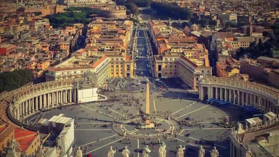 Rome: Vatican Museums and Sistine Chapel Tour with Ticket - Starting in the Vatican courtyards