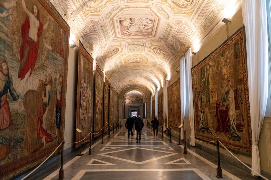 Rome: Vatican Museums, Sistine Chapel, and Basilica Tour - The Sistine Chapel and Michelangelo’s ceiling