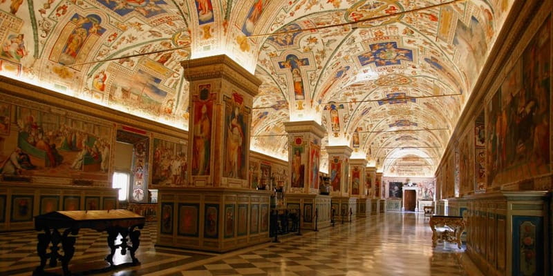Rome: Vatican, Sistine Chapel & St. Peter's Basilica Tour - Why a guide helps inside the Vatican Museums