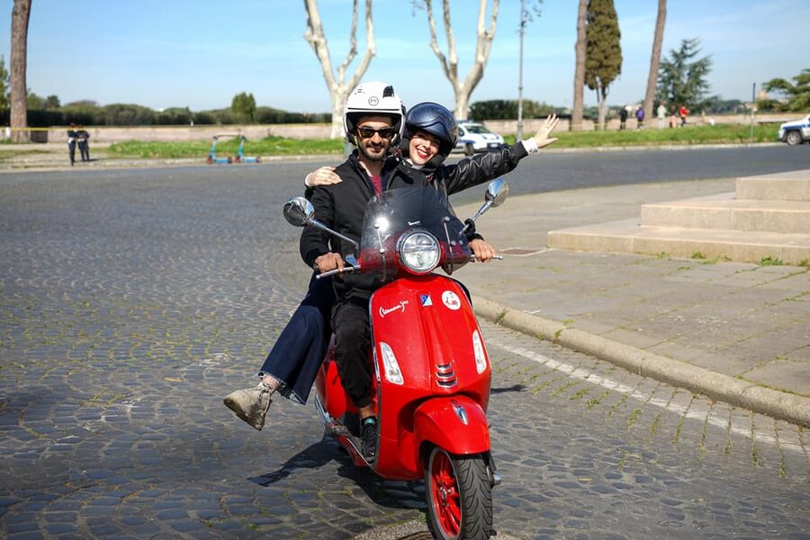 Rome Vespa Tour with Professional Photoshoot - Why a Vespa is a smart way to see Rome