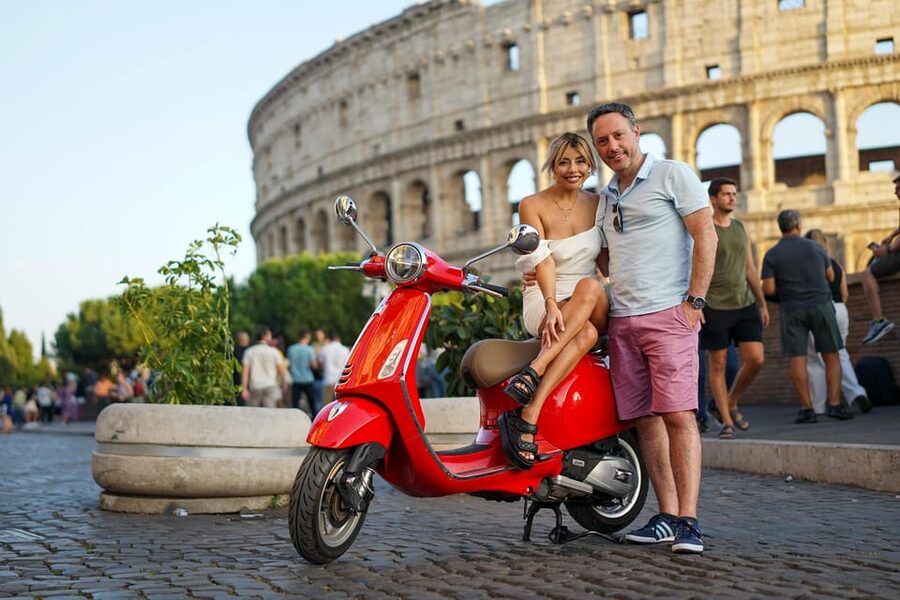 Rome Vespa Tour with Professional Photoshoot - Circus Maximus: a quick pass through the valley
