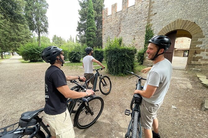 San Gimignano, Siena, Monteriggioni, Chianti Day Trip with Lunch & Wine Tasting - Who should book this experience?