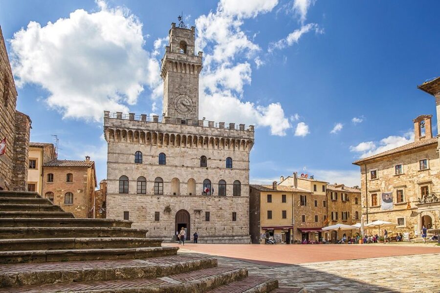 Siena: San Gimignano, Chianti & Montalcino Small-Group Tour - San Gimignano and its forest of medieval towers