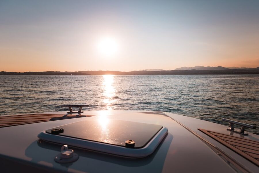 Sirmione: Sunset Boat Cruise with Local Wine - Getting to the harbor on time