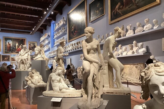 Skip the Line: Accademia Gallery Priority Entry Ticket with eBook - Inside the Accademia: David first, then the rest