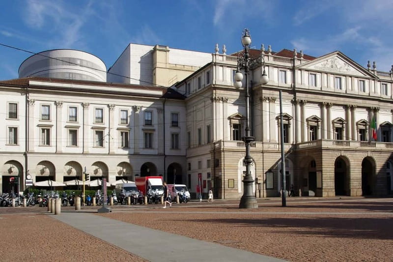 Skip-the-Line Duomo & La Scala Museum Tour + Hop On Hop Off - The optional two-day hop-on-hop-off bus ticket