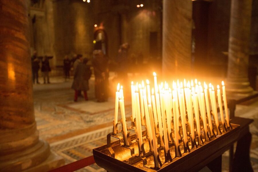 Skip the Line: St. Mark's Basilica Guided Tour - Inside the golden basilica