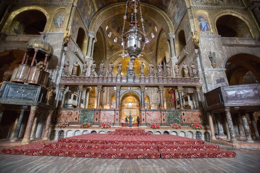 Skip the Line: St. Mark's Basilica Guided Tour - Entering through St. Peter’s Door