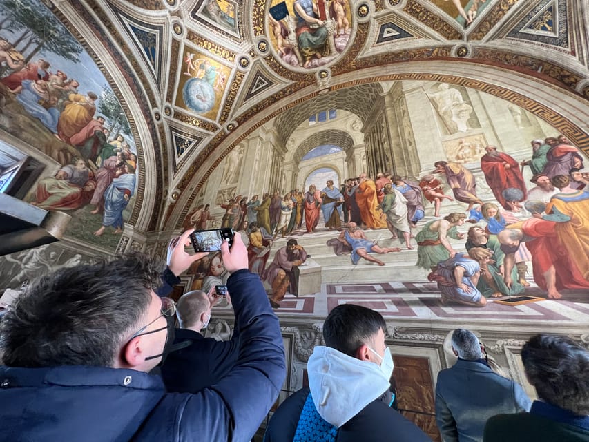 Skip the Line Vatican Tickets with Escorted Entrance - Finding the green EcoArt flag at Via Tunisi