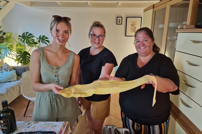 Small Group Cozy Cooking Class in a Typical Milanese Home. - Who should book this experience