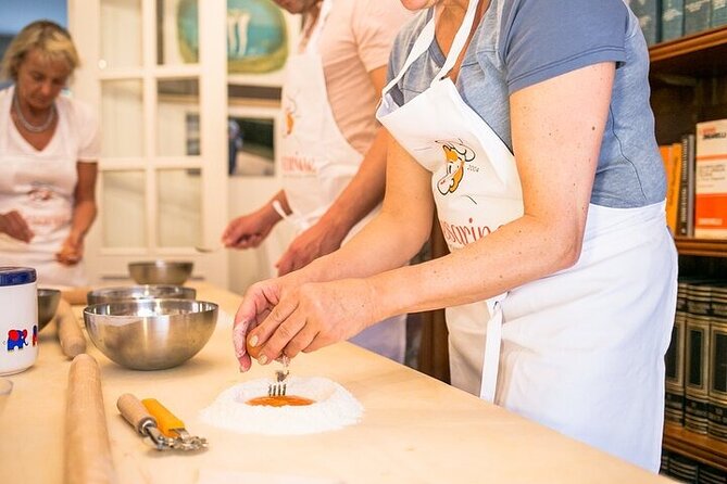 Small group Pasta and Tiramisu class in Como - Key points at a glance