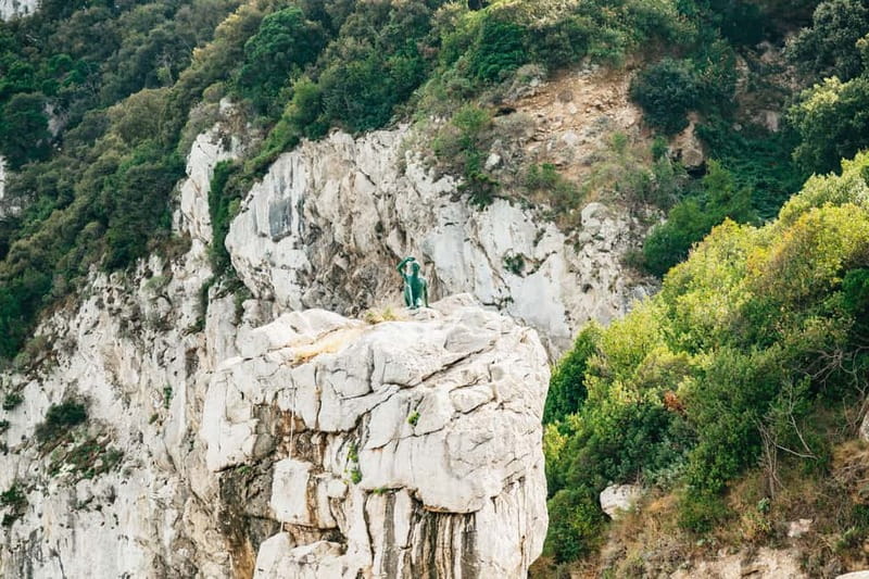Sorrento: Coast and Capri Boat Trip with Limoncello Tasting - The boat circuit around Capri
