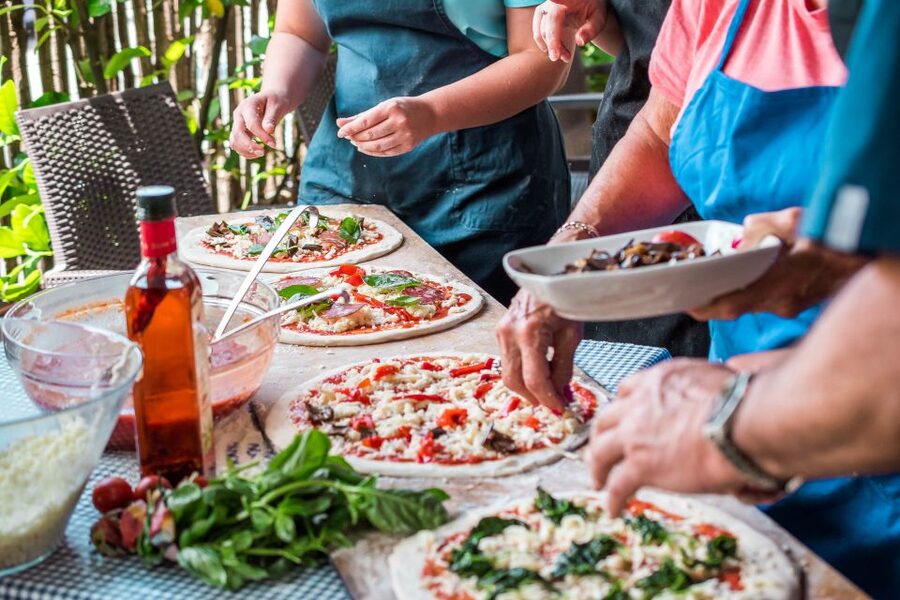 Sorrento: Pizza Making Class - A relaxed meal with wine and tiramisu
