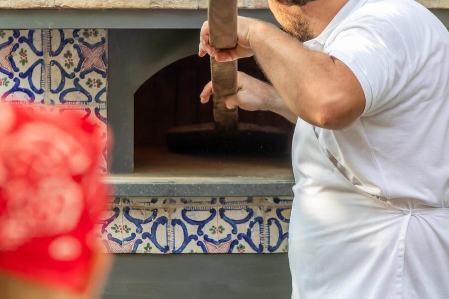 SORRENTO: Pizza School Mastering Neapolitan Delights - From hand-shaped dough to the hot oven