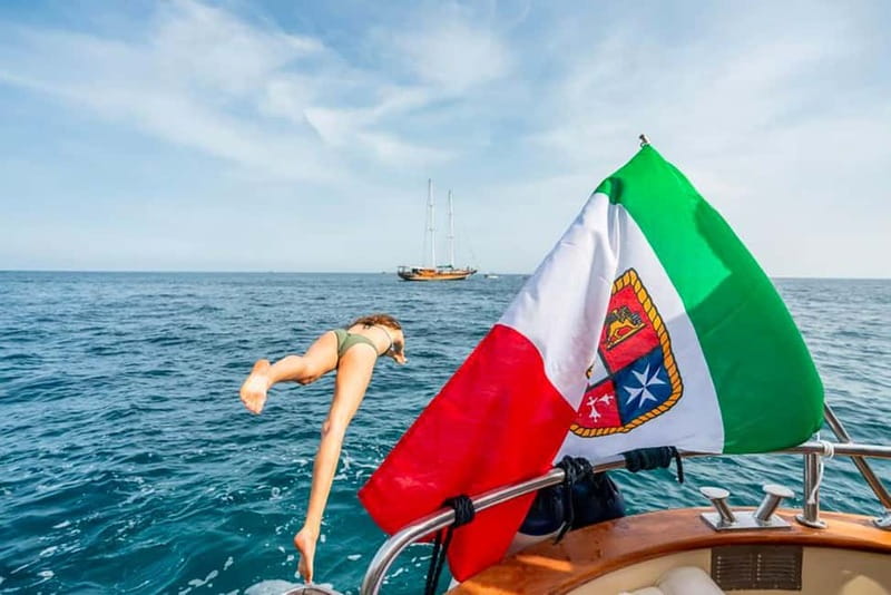 Sorrento: Positano & Amalfi Coast Small-Group Boat Tour - Cruising the Amalfi Coast by small boat