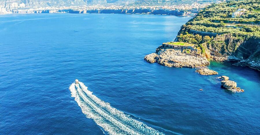 Sorrento: Sightseeing Cruise with Limoncello Tasting - A short cruise with a clear purpose