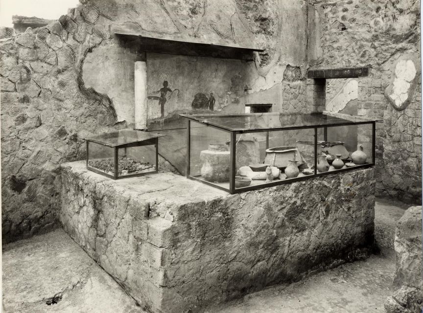 Sorrento: Skip-the-Line Pompeii Express Tour by Train - The 45-minute train ride to Pompeii