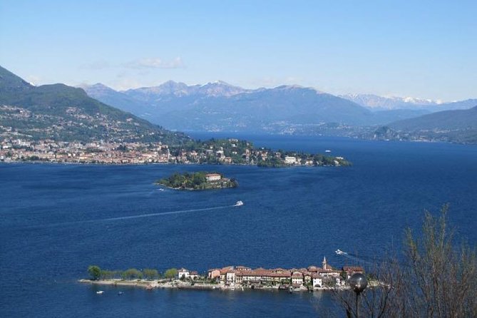 Stresa: 1-Day 3 Borromean Islands Hop-On Hop-Off Boat Tour - Crowds, queues, and comfort