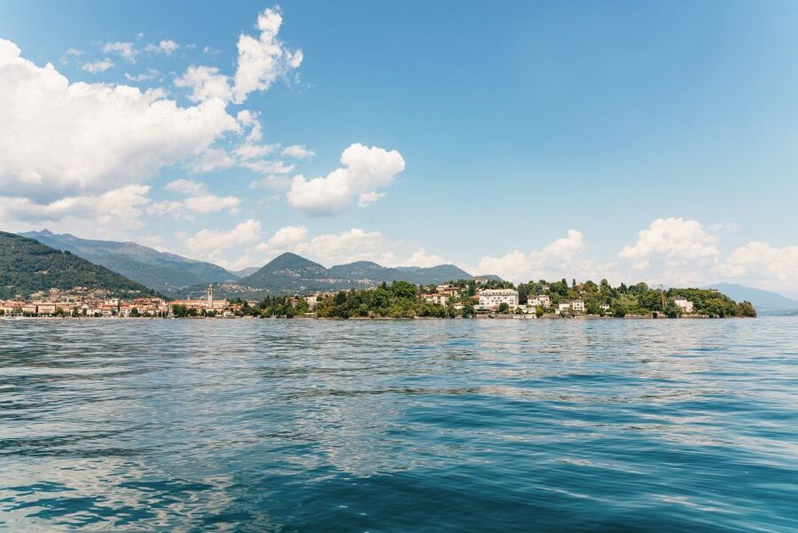 Stresa: 3 Borromean Islands Hop-On Hop-Off Boat Tour - Weather, seasons, and opening dates