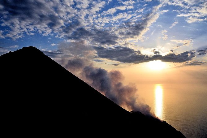 Stromboli: sunset trekking to Sciara del Fuoco - Ashàra - A sunset route into Stromboli’s volcanic heart