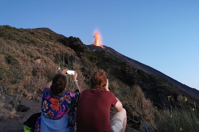 Stromboli: sunset trekking to Sciara del Fuoco - Ashàra - Why a volcanology guide changes the walk