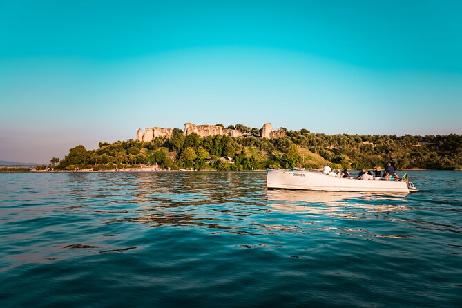 Sunset Tour in Sirmione - Villa Maria Callas and the quieter opening stretch
