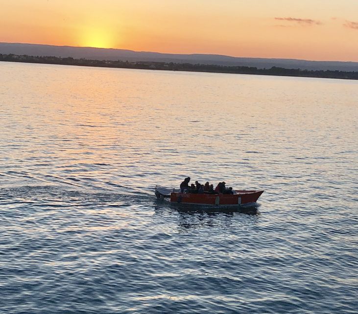 Syracuse: Boat Trip of Ortigia Island and Sea Caves - The small port and Ortigia canal