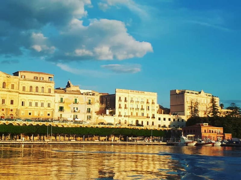 Syracuse: Ortigia and Neapolis Guided Walking Tour - Two theaters, two views of public life