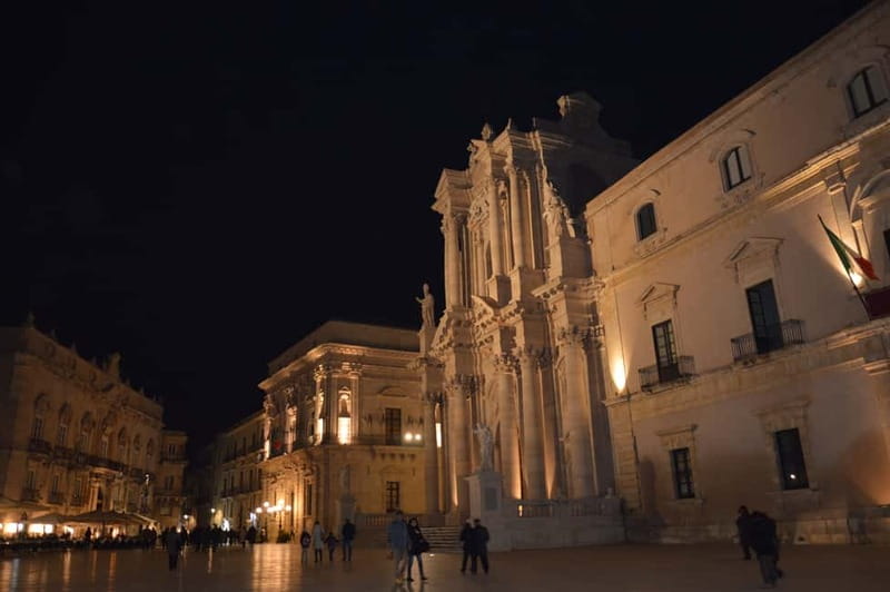 Syracuse: Ortigia and Neapolis Guided Walking Tour - The Cathedral of Syracuse and changing faiths