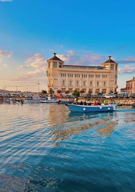 Syracuse: Ortigia Island and Sea Caves Boat Tour with Drinks - What the $23 price really buys you