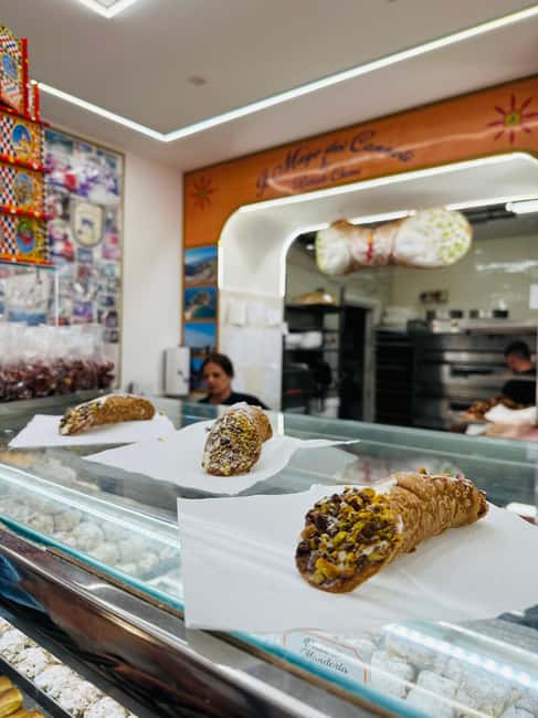 Syracuse: Street Food Walking Tour in Ortigia with Tastings - Impanate and the art of the filled pastry