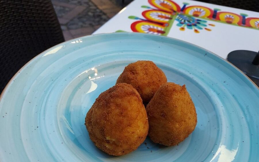 Taormina: Arancino Making Class with Drinks - Who should book this Taormina cooking class
