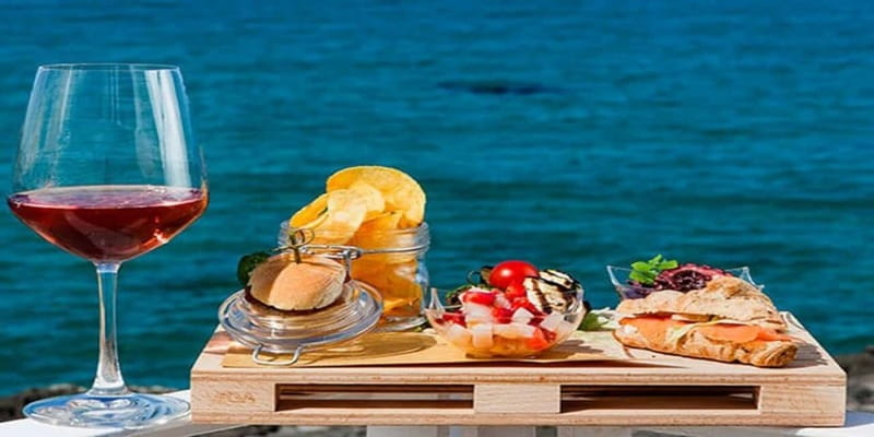 Taormina: Boat Tour with Aperitif on Isola Bella - Picking the right departure time