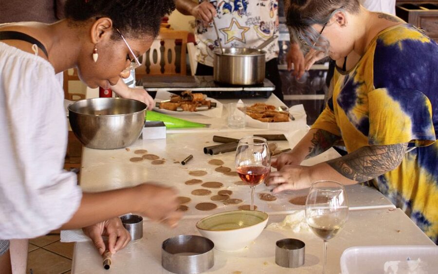 Taormina: Cannolo Cooking Class with Completion Certificate - Booking and timing tips for Taormina